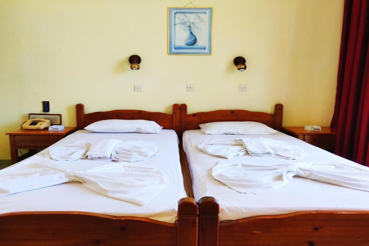 Titania Hotel Karpathos Extérieur photo